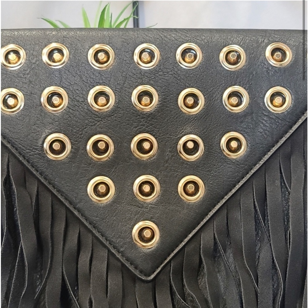 ๐ค STUNNING! leather,black purse w/gold detail,brand new. BONUS! Bag is included - Picture 2 of 8